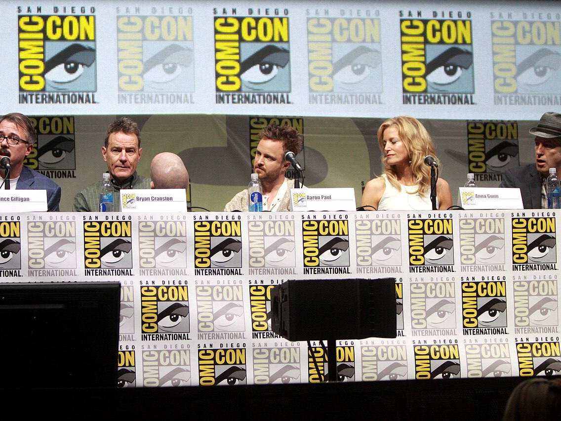 Vince Gilligan with Breaking Bad stars Bryan Cranston, Aaron Paul, Anna Gunn, and Bob Odenkirk at Comic-Con
