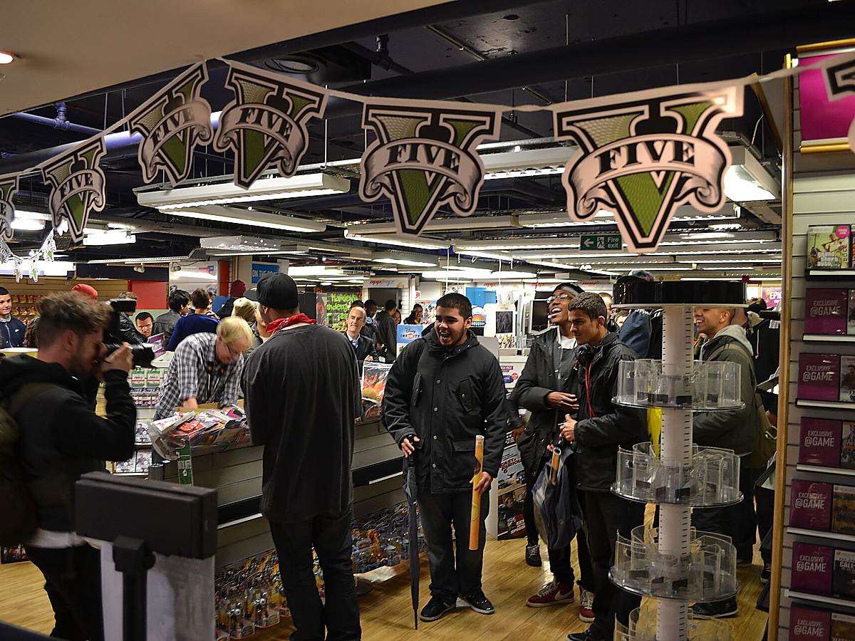 Fans at a Grand Theft Auto V midnight launch event