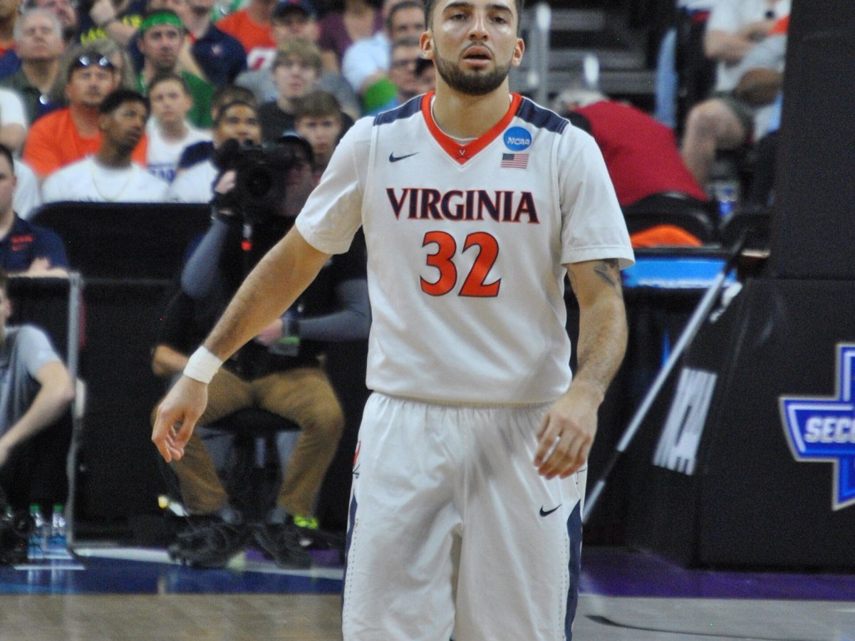 London Perrantes playing for Virginia during the 2016 NCAA basketball tournament