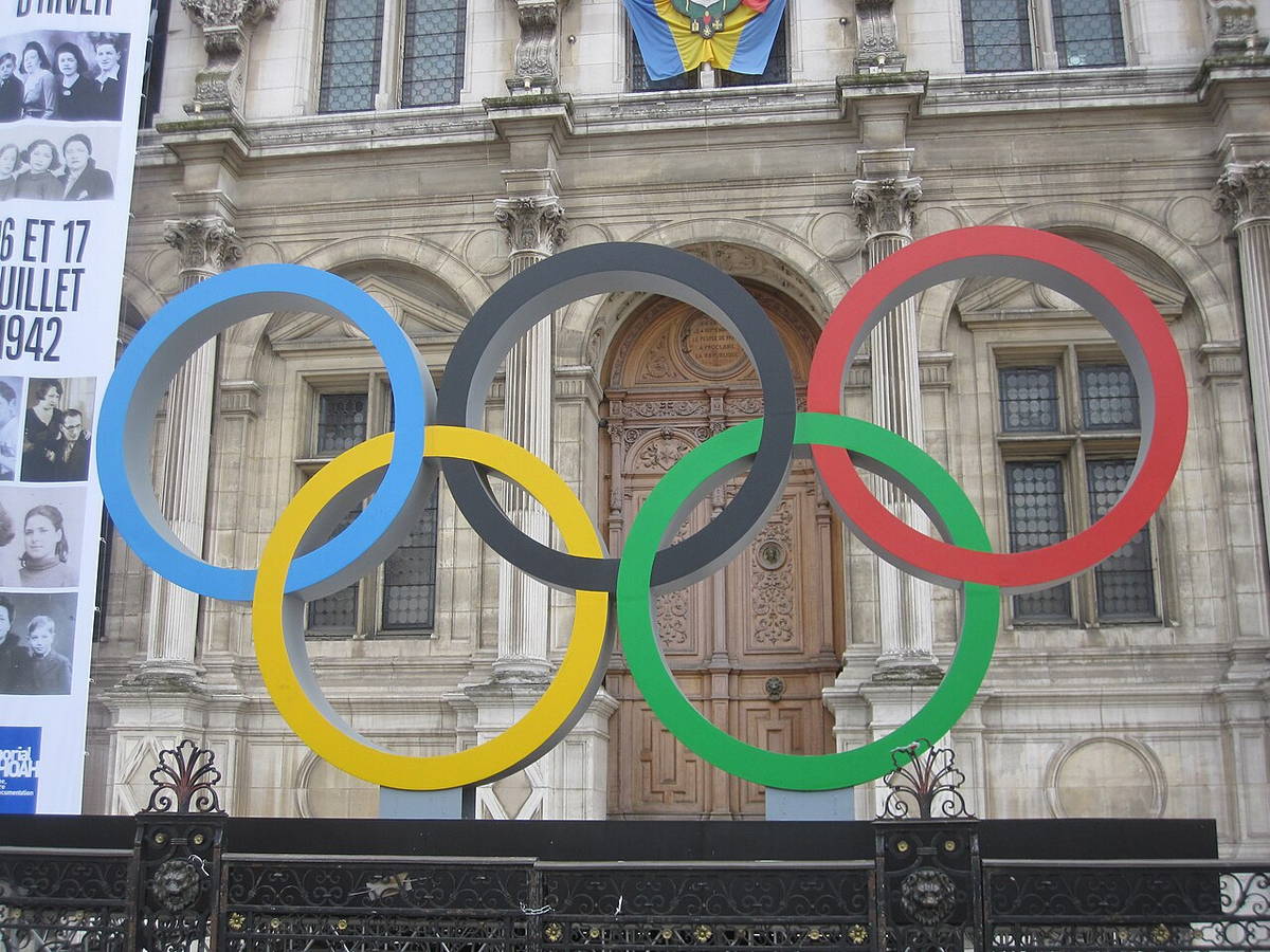 Olympic rings displayed at the Hôtel de Ville in Paris before the 2024 Games