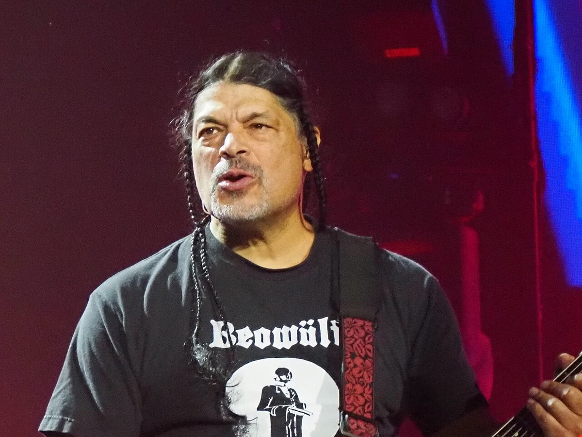 Metallica bassist Robert Trujillo performing at Marvel Stadium in 2025