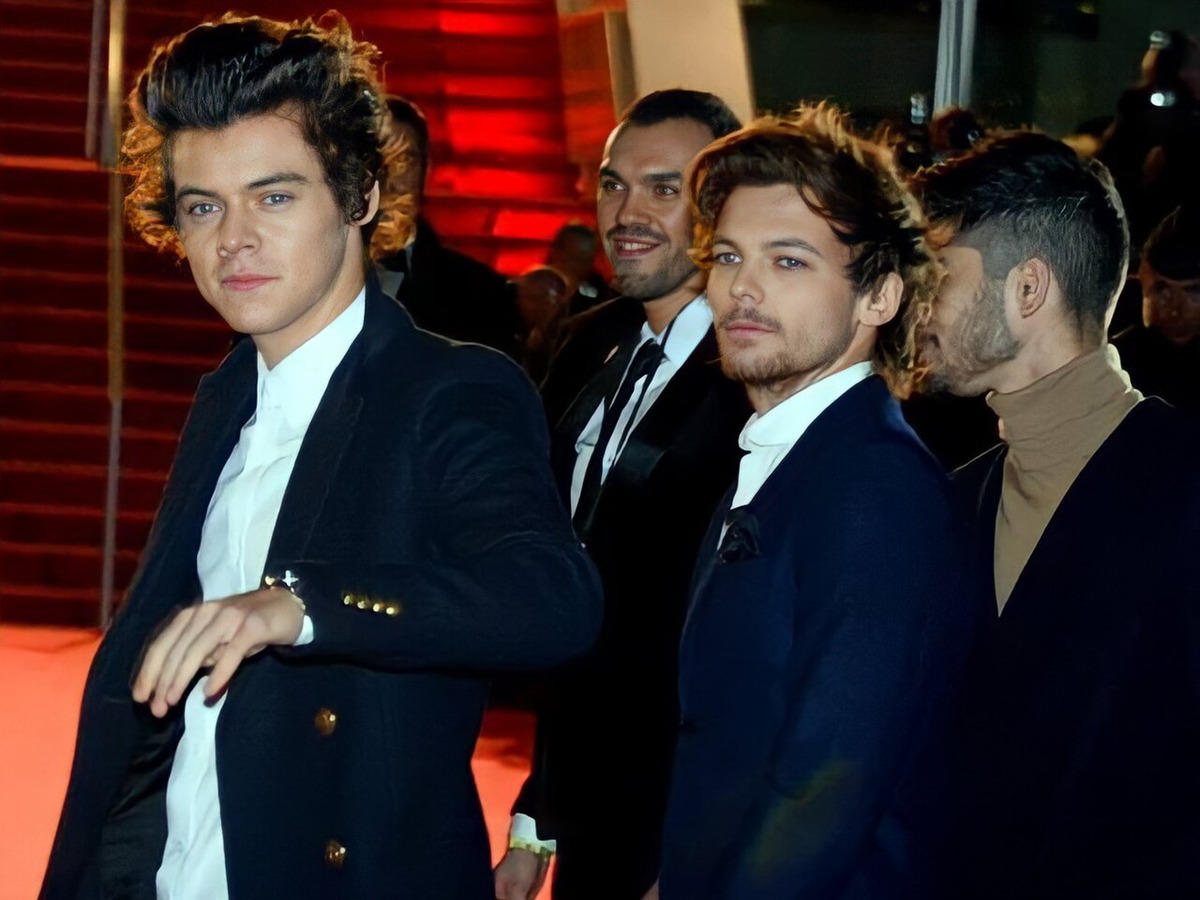 One Direction together at the 2013 NRJ Music Awards