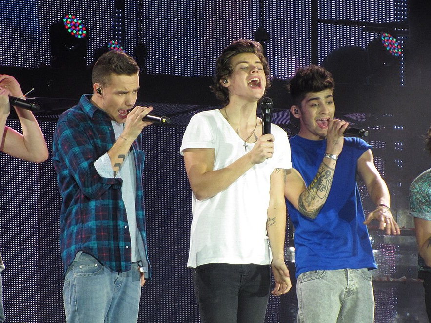 All five One Direction members performing together in Glasgow in 2013