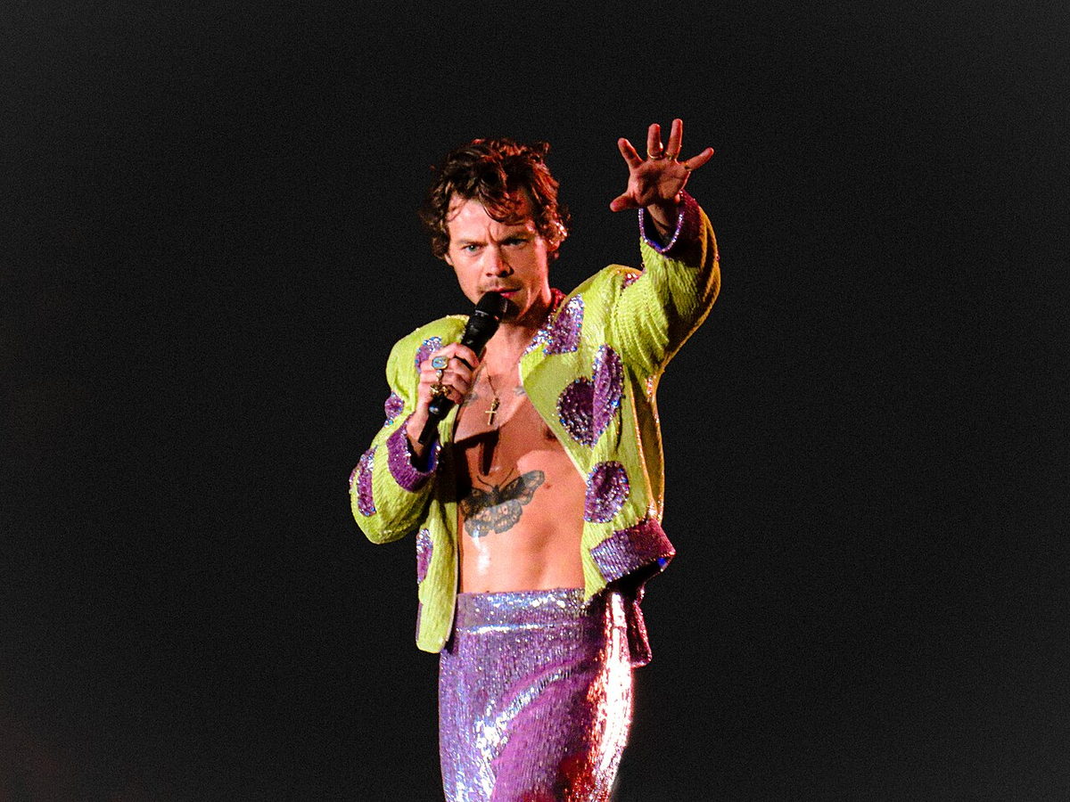 Harry Styles performing on Love on Tour at Jeunesse Arena in Rio de Janeiro