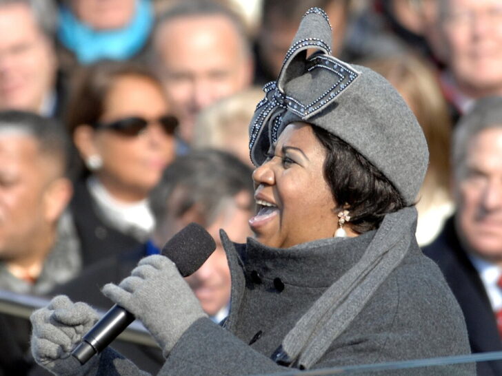 Aretha Franklin singing at the 2009 presidential inauguration