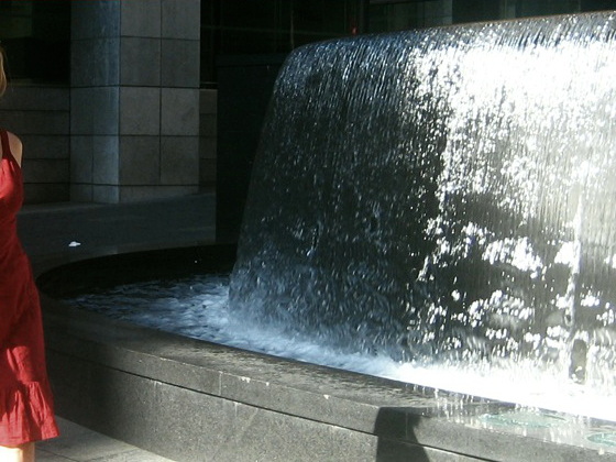 Sydney fountain used for the woman in the red dress training scene in The Matrix