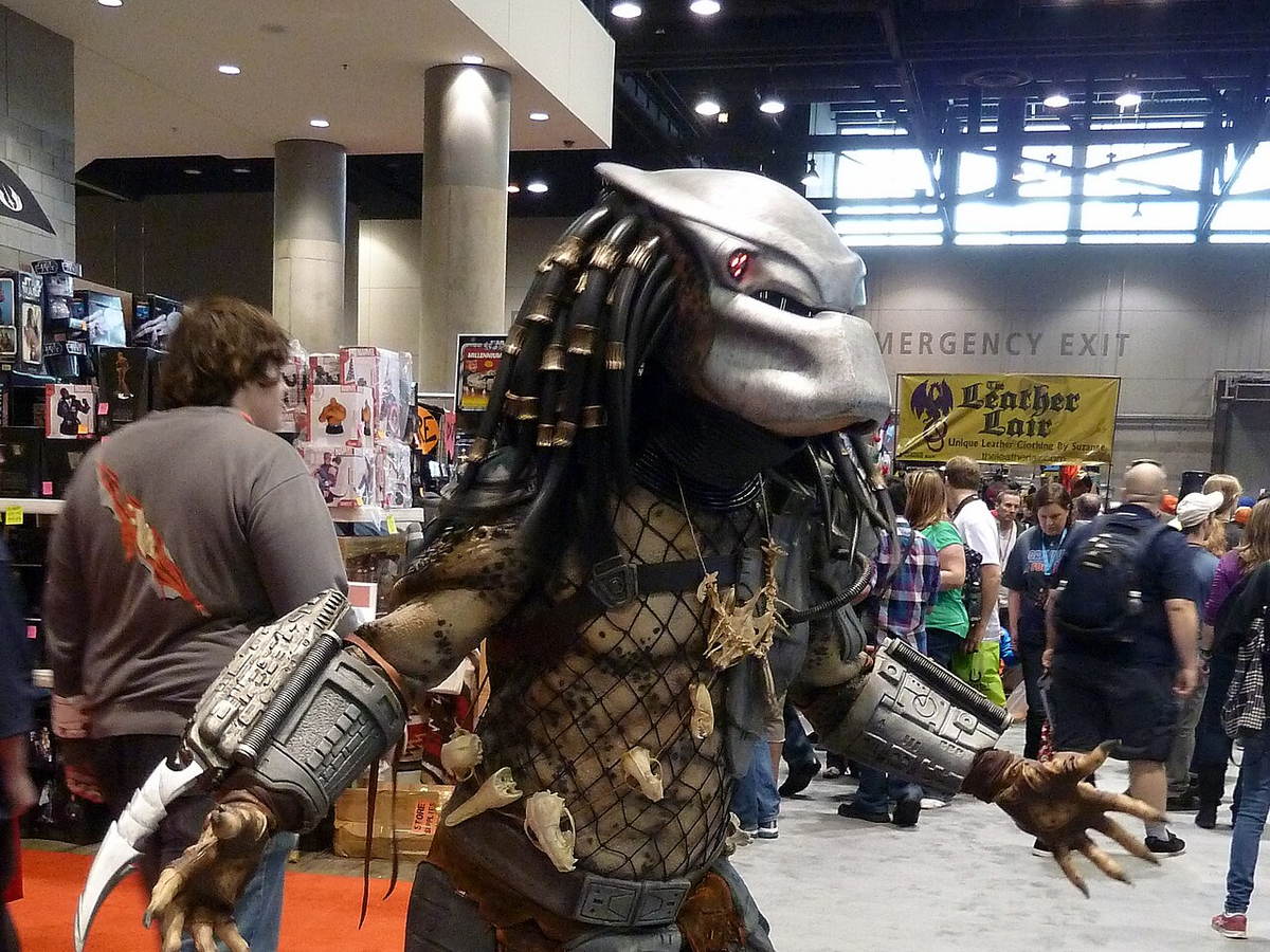 Full Predator character costume at C2E2 2013