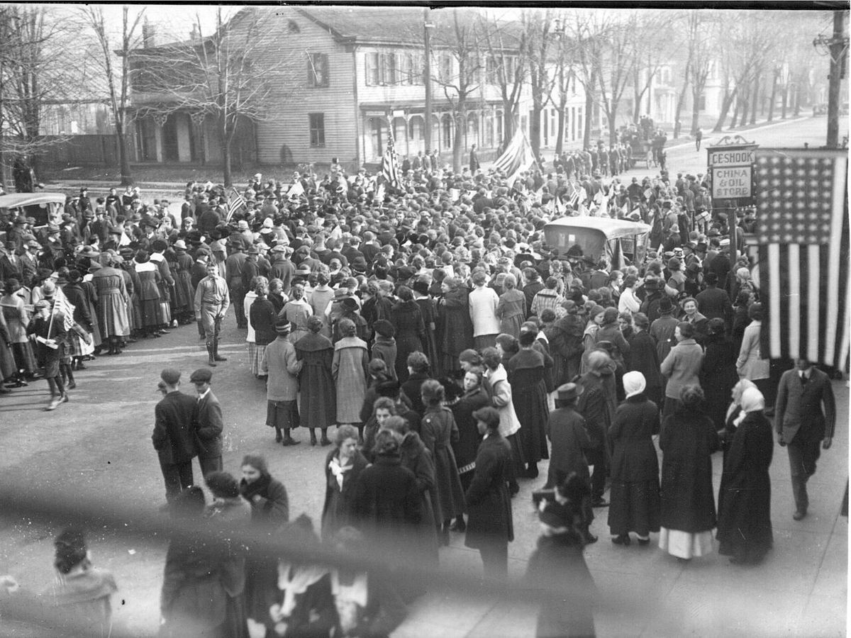 Crowd gathered for an Armistice Day parade in Oxford, Ohio, on November 11, 1918